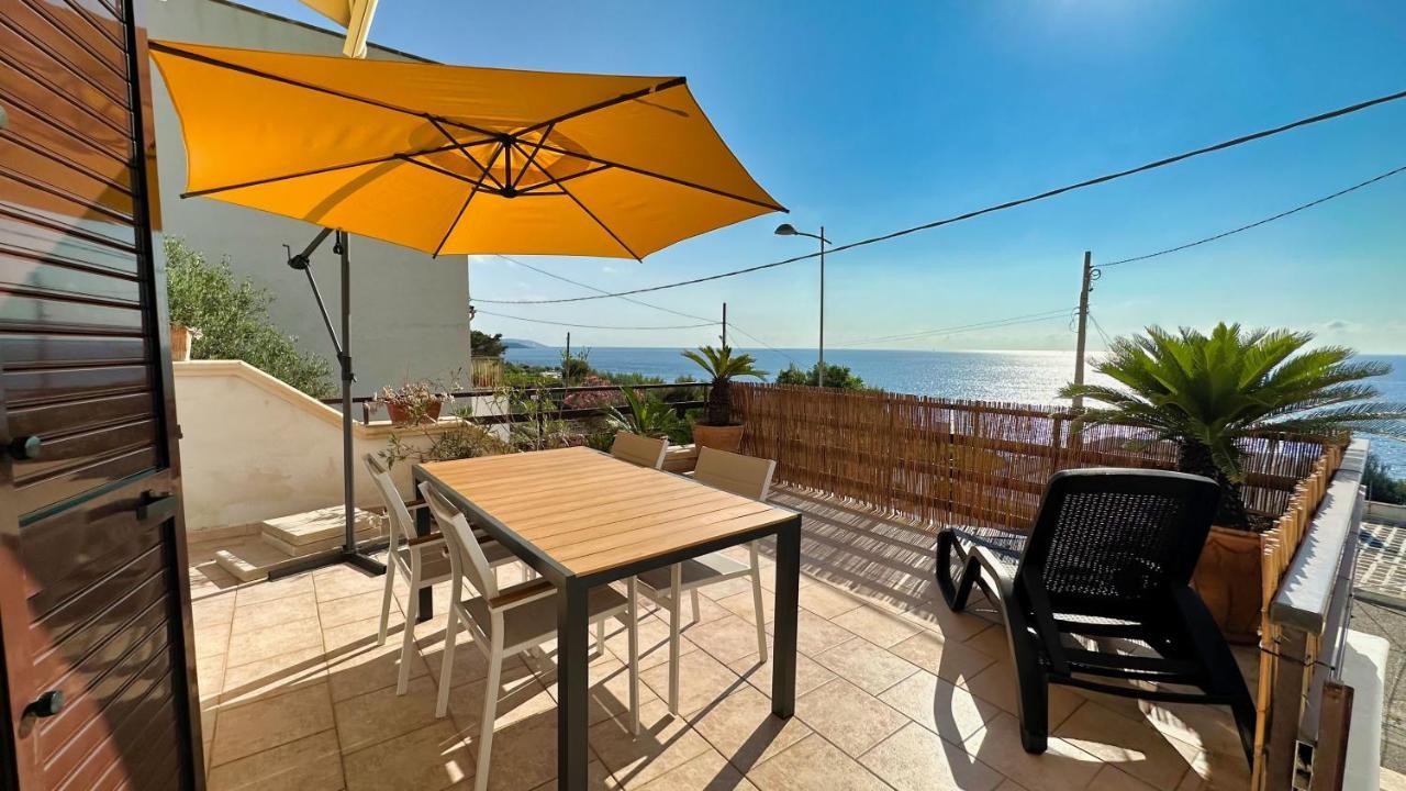 Вілла Marina Di Andrano - Alisso, Casa Vista Mare Con Parcheggio Privato E Wifi Екстер'єр фото